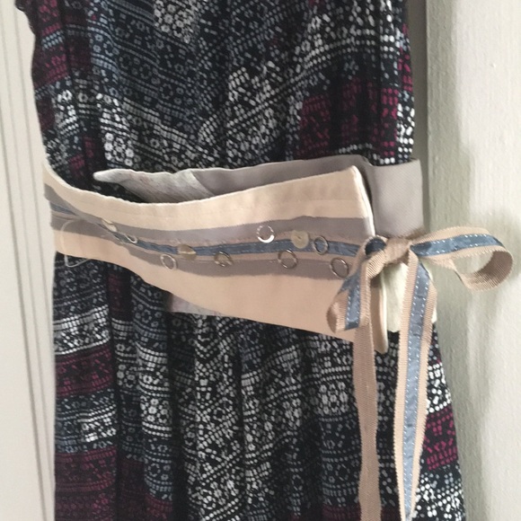 Common Thread artsy sleeveless tunic. - Picture 2 of 5